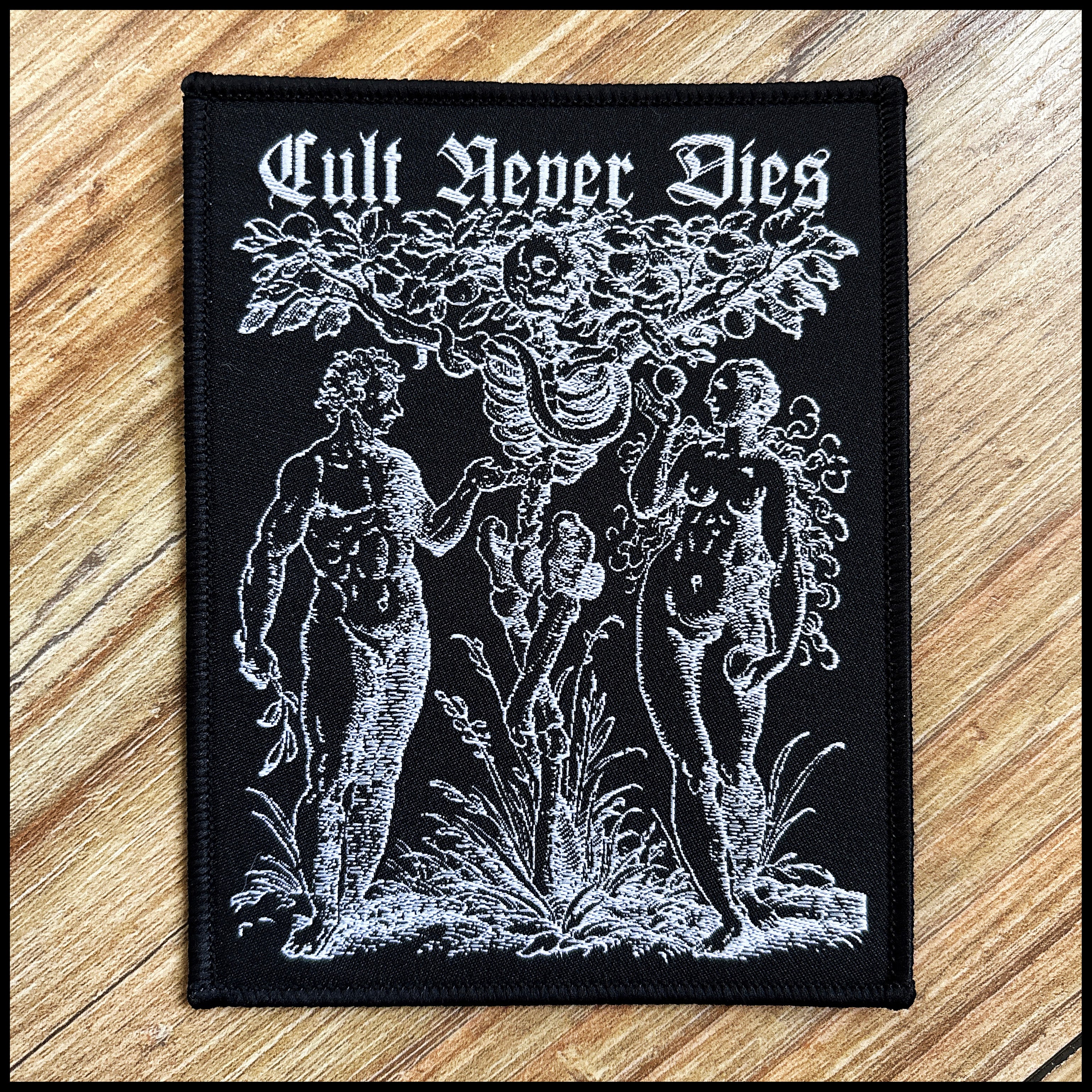 CULT NEVER DIES: deluxe/limited TREE OF KNOWLEDGE AND DEATH deluxe patch (by CND)
